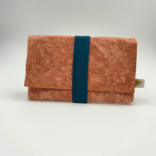 Laden Sie das Bild in den Galerie-Viewer, SanBag MidiMoney terracotta / petrol