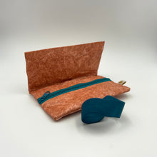Laden Sie das Bild in den Galerie-Viewer, SanBag MidiMoney terracotta / petrol