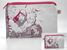Laden Sie das Bild in den Galerie-Viewer, MIA COLLECTION - Graffito Eskimo Woman Fake Fur
