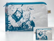 Laden Sie das Bild in den Galerie-Viewer, MIA COLLECTION - Graffito Eskimo Woman Fake Fur