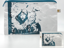 Laden Sie das Bild in den Galerie-Viewer, MIA COLLECTION - Graffito Eskimo Woman Fake Fur