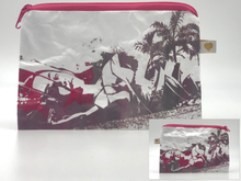 Laden Sie das Bild in den Galerie-Viewer, MIA COLLECTION - Graffito Gator Woman