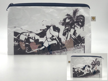 Laden Sie das Bild in den Galerie-Viewer, MIA COLLECTION - Graffito Gator Woman