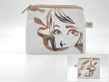 Laden Sie das Bild in den Galerie-Viewer, MIA COLLECTION - Graffito Face to Face