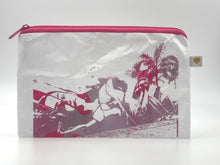 Laden Sie das Bild in den Galerie-Viewer, MIA COLLECTION - Graffito Gator Woman