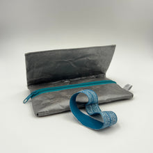 Laden Sie das Bild in den Galerie-Viewer, SanBag MidiMoney graphitmetallic / petrolglitzer
