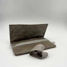 Laden Sie das Bild in den Galerie-Viewer, SanBag MidiMoney sepia / sepiaglitzer

